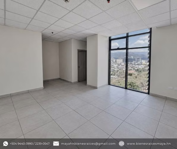 ¡Se alquila local para Clínica en el Edificio MediPlaza! - Imagen 3