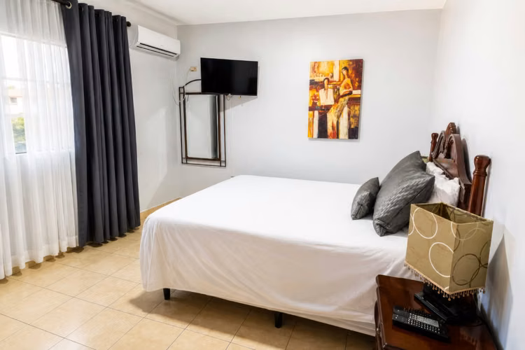 Moderno Apartamento amueblado en Renta- Rio Piedras, SPS (Incluye Servicio) - Imagen 5