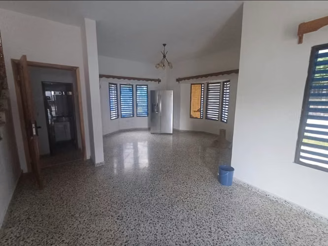 SE VENDE AMPLIA CASA DE ESQUINA SOBRE LA 27 CALLE - Imagen 7
