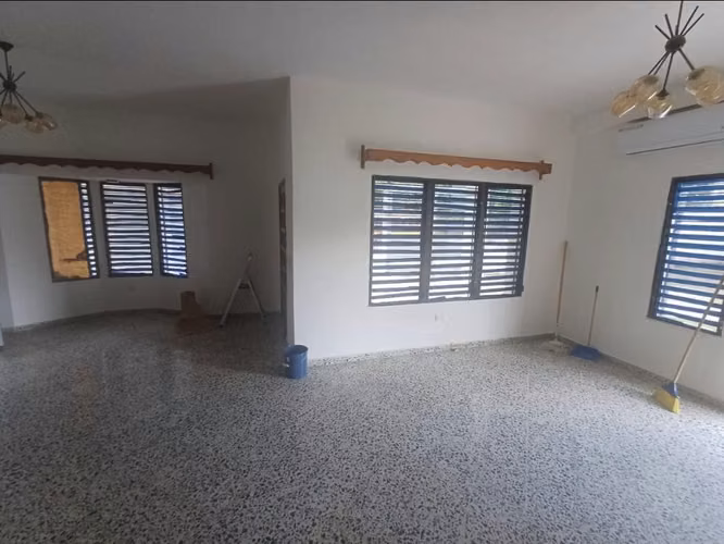 SE VENDE AMPLIA CASA DE ESQUINA SOBRE LA 27 CALLE - Imagen 5