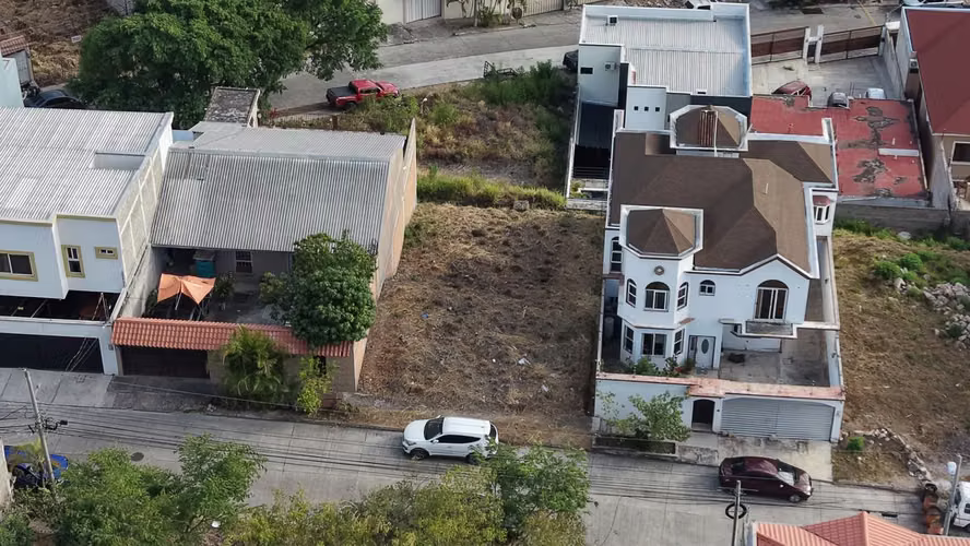 Venta de terreno en Residencial Las Uvas  - Imagen 4