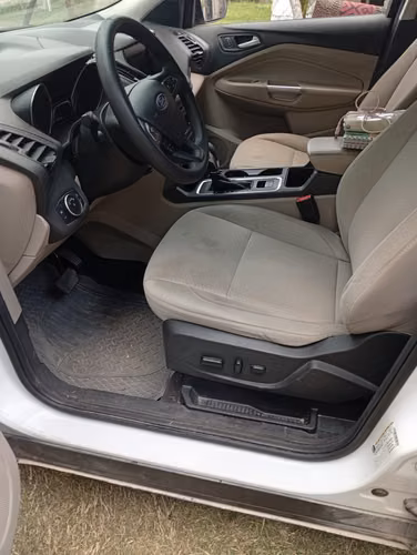 Se vende Ford Escape 