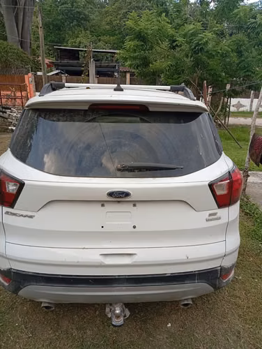 Se vende Ford Escape 