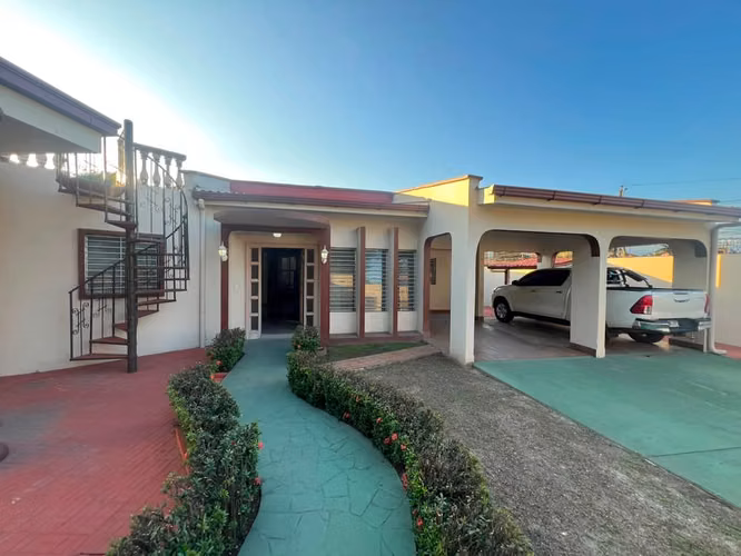 Casa en venta Jardines del Valle cerca del Gran Bazar