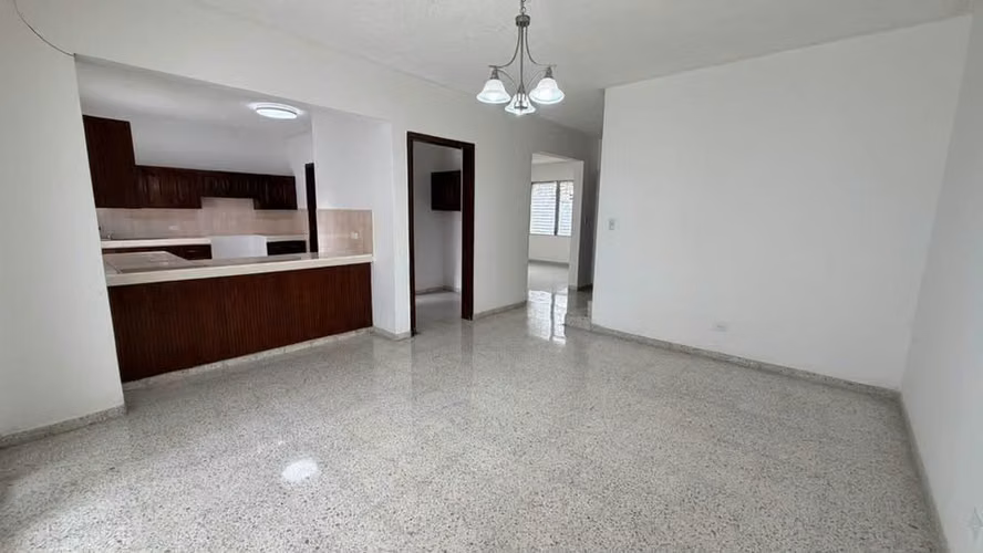 SE ALQUILA TOWNHOUSE EN COLONIA TREJO - Imagen 13