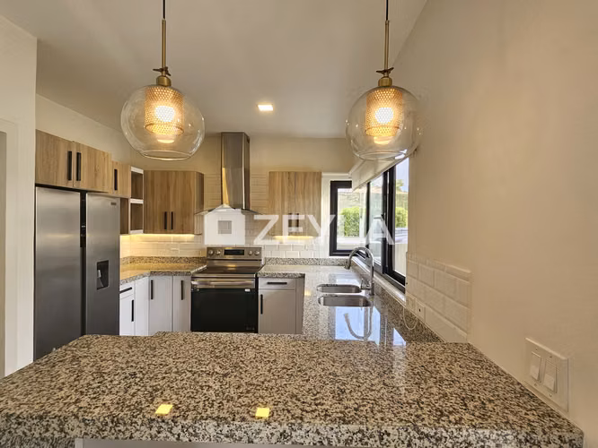 Se Alquila Townhouse Duplex Semi-Amueblado En Bellaria, SPS 