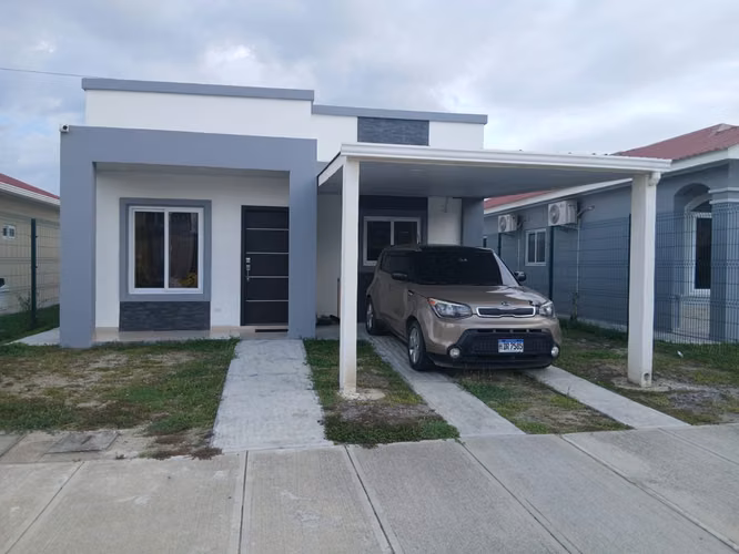 ¡CASA EN VENTA – RESIDENCIAL MADEROS!