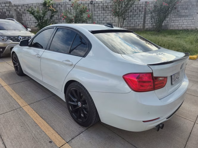 BMW 328I “¡Contáctame ahora y no pierdas la oportunidad!” - Imagen 9