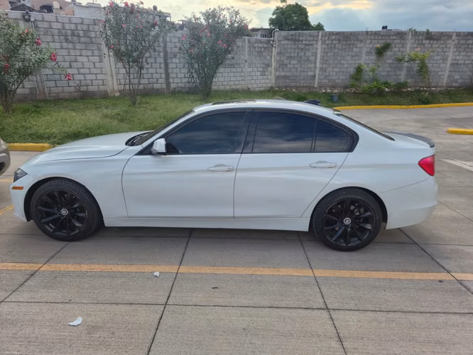 BMW 328I “¡Contáctame ahora y no pierdas la oportunidad!” - Imagen 3