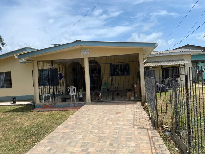  ¡CASA GRANDE CON APARTAMENTO EN VENTA – PUERTO CORTÉS!  - Imagen 3