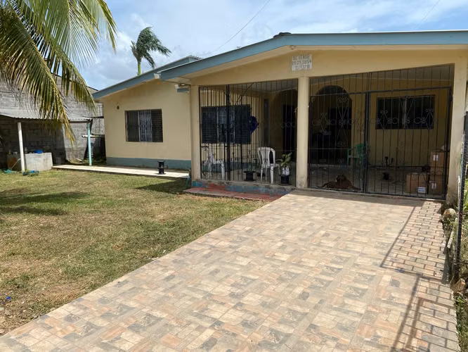  ¡CASA GRANDE CON APARTAMENTO EN VENTA – PUERTO CORTÉS!  - Imagen 4
