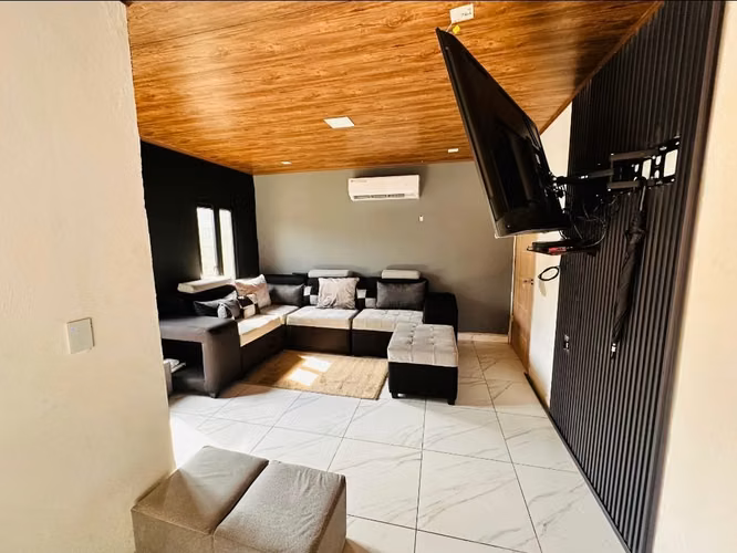 SE VENDE CASA EN BARRIO LAS PALMAS - Imagen 2