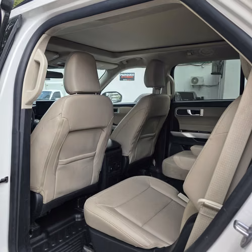 FORD EXPLORER 2023 - Imagen 7