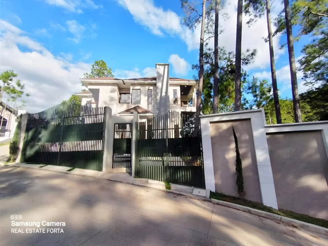Venta de Hermosa Casa Totalmente Nueva, en la Residencial Campos Elíseos, Monte Carmelo, en Valle de Ángeles. 