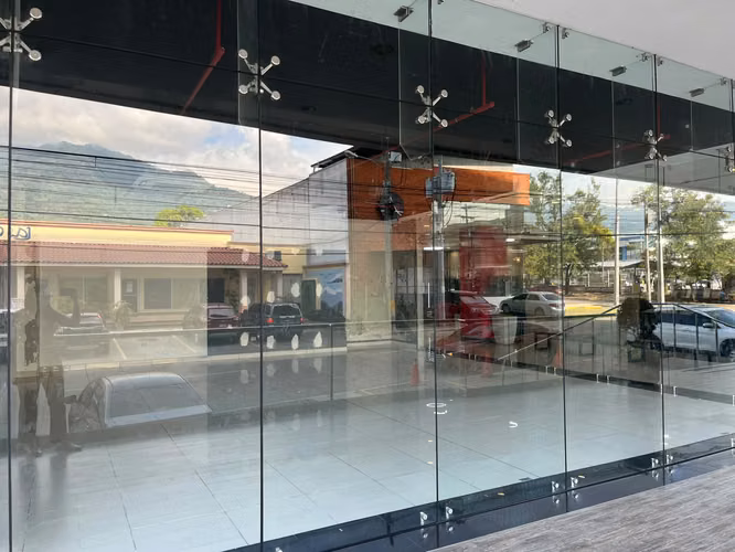 Local comercial 84.16 mts2 