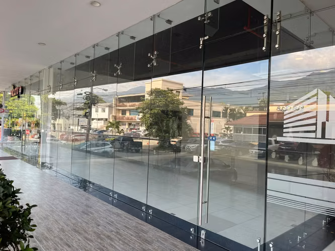 Local comercial 84.16 mts2 