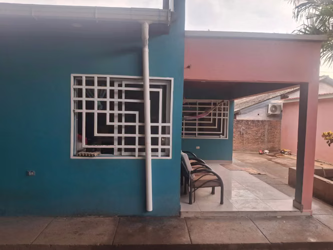 Casa ubicada en barrio Libertad 2 Cuadras al oeste de campo la libertadad