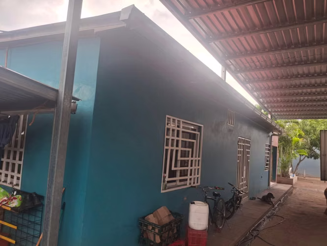 Casa ubicada en barrio Libertad 2 Cuadras al oeste de campo la libertadad