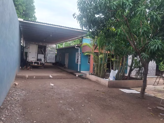 Casa ubicada en barrio Libertad 2 Cuadras al oeste de campo la libertadad