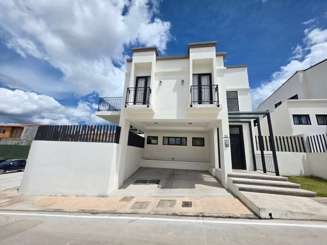 Alquiler de amplia casa en Residencial Vitali - Imagen 1