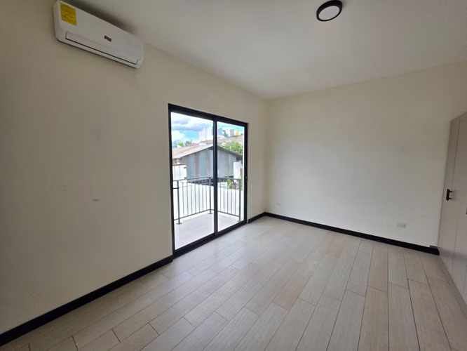 Alquiler de amplia casa en Residencial Vitali - Imagen 9