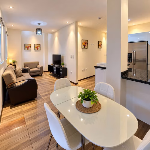 Apartamento full amueblado en renta - Lomas del Guijarro - Imagen 3