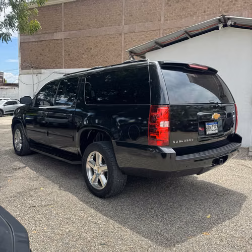 CHEVROLET SUBURBAN 4x4 2012 - Imagen 3