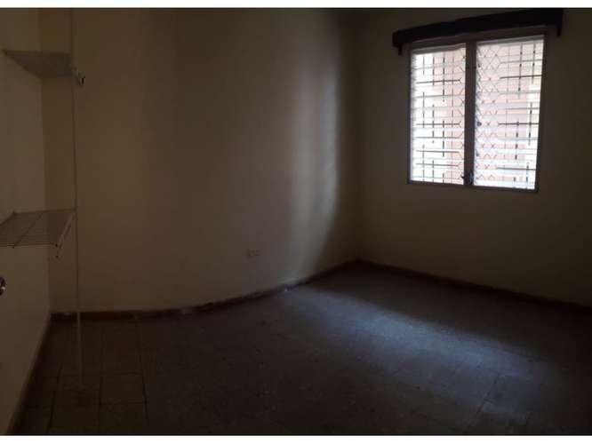 Col. Miraflores/Circuito Cerrado Pequeño/Casa amplia,4 Hab+Hab.servicio+Parqueo+Amplio patio - Imagen 12