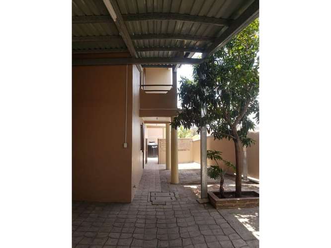 Col. Miraflores/Circuito Cerrado Pequeño/Casa amplia,4 Hab+Hab.servicio+Parqueo+Amplio patio - Imagen 14