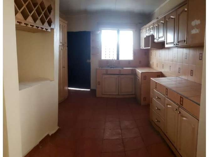 Col. Miraflores/Circuito Cerrado Pequeño/Casa amplia,4 Hab+Hab.servicio+Parqueo+Amplio patio - Imagen 2