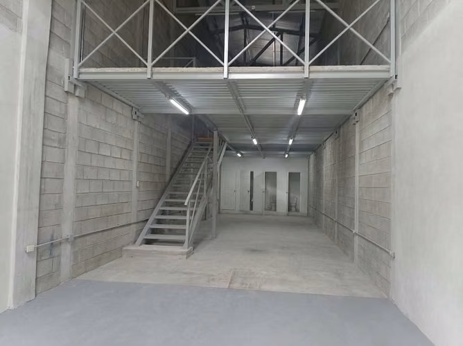 BODEGA NUEVA EN RENTA || SECTOR BARANDILLAS SPS || 156 M2