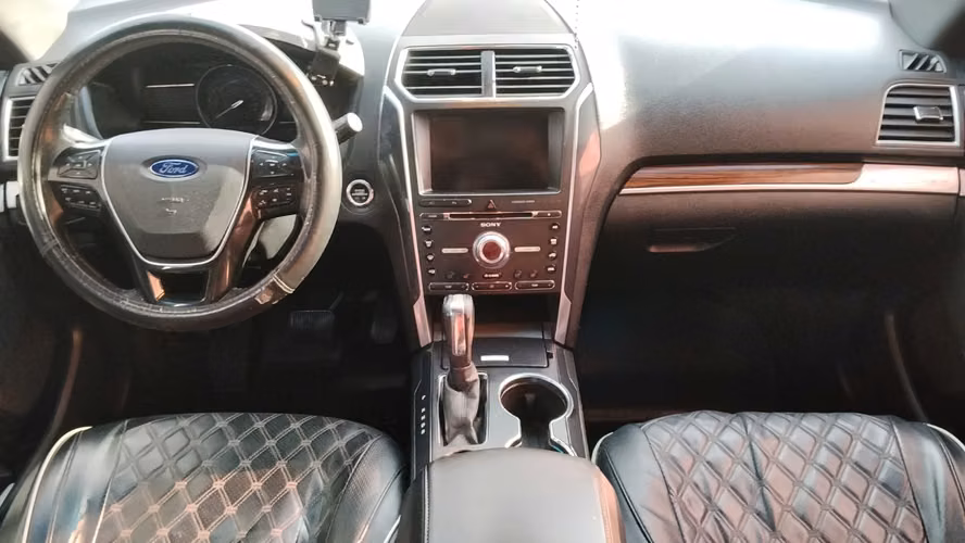 Ford Explorer Limited 2016 4x2 Automática – Excelente Estado
