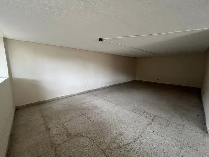 Se Renta Amplia Casa para Oficinas Col. Palmira - Imagen 13
