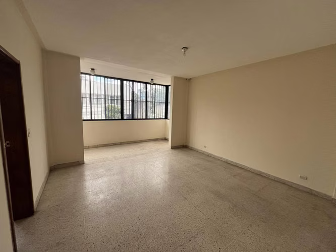 Se Renta Amplia Casa para Oficinas Col. Palmira - Imagen 16