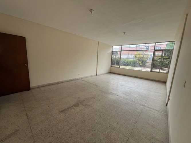 Se Renta Amplia Casa para Oficinas Col. Palmira - Imagen 7