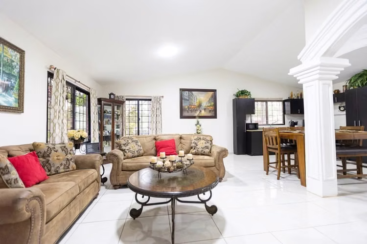 Venta de vivienda en Valle de Angeles Aldea Las tres Rosas  - Imagen 3