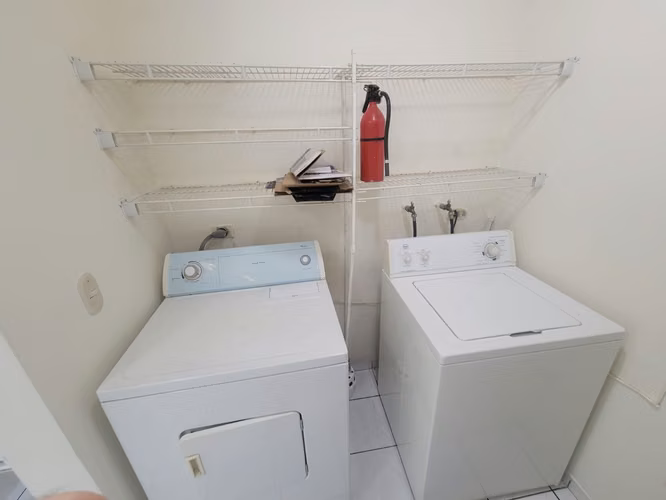 Res.Lomas del Guijarro/FULL AMUEBLADO/Edificio con vigilancia privada las 24/7/1 Hab+Parqueo+Patio - Imagen 11