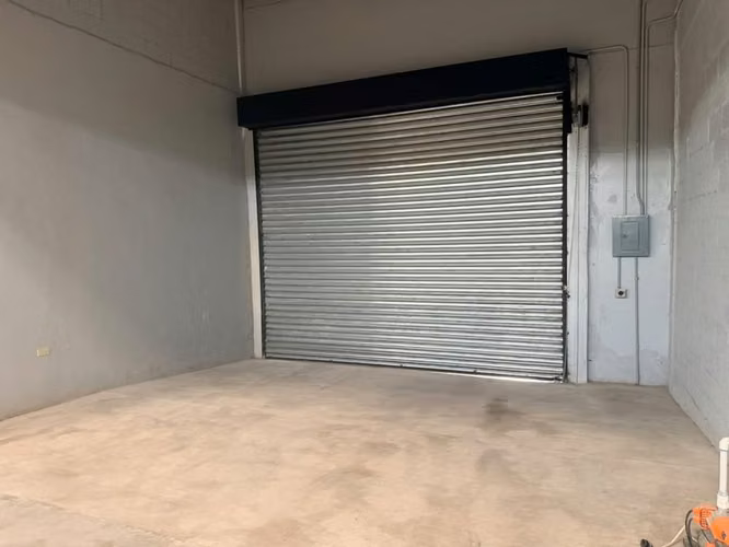 Se Rentan Amplias Bodegas Barrio La Bolsa  - Imagen 6