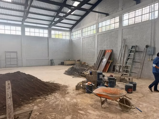Se Rentan Amplias Bodegas Barrio La Bolsa  - Imagen 3