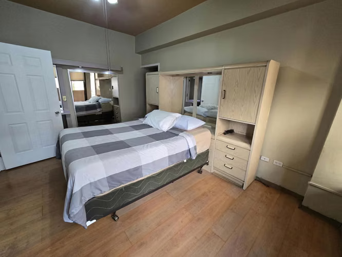 Lomas del Guijarro/FULL AMUEBLADO/Edificio con vigilancia privada 24/7/3 Hab+2.5 Baños+Area social - Imagen 4