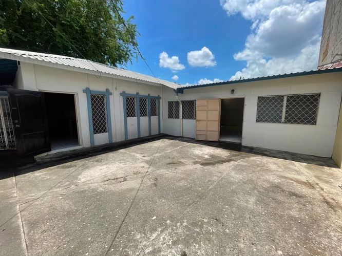 Venta de Propiedad, Ubicada en Col. Santa Rosa.