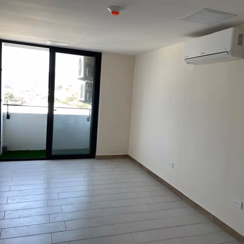 Comodo y moderno apartamento en alquiler. - Imagen 11
