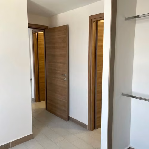 Comodo y moderno apartamento en alquiler. - Imagen 3