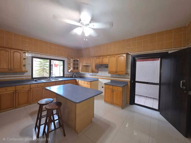 Se Vende Amplia Casa en Sector Colonia Moderna  - Imagen 5