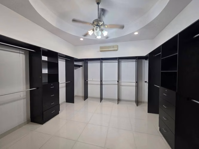 Se Vende Amplia Casa en Sector Colonia Moderna  - Imagen 7