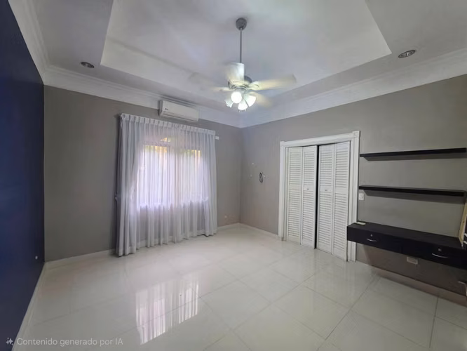 Se Vende Amplia Casa en Sector Colonia Moderna  - Imagen 8