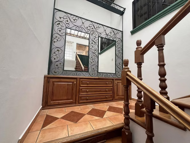 Se Renta Hermosa Casa Col. Lomas del Guijarro - Imagen 15