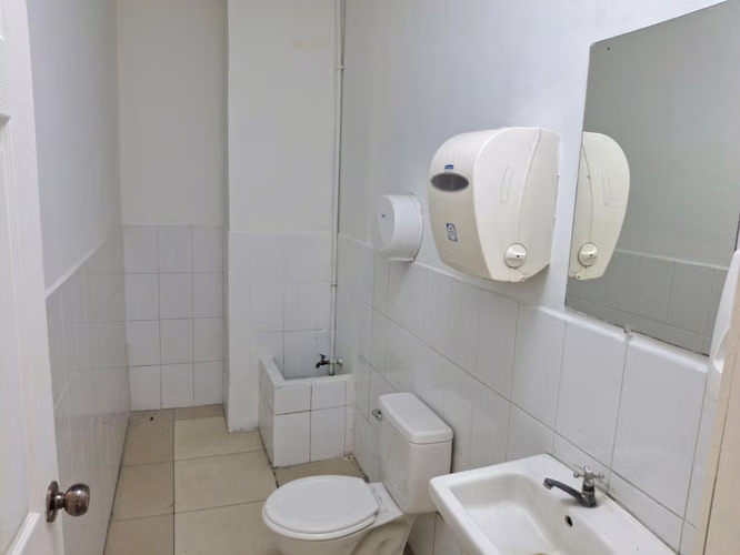 SE ALQUILA LOCAL PARA OFICINAS O COMERCIAL - Imagen 7