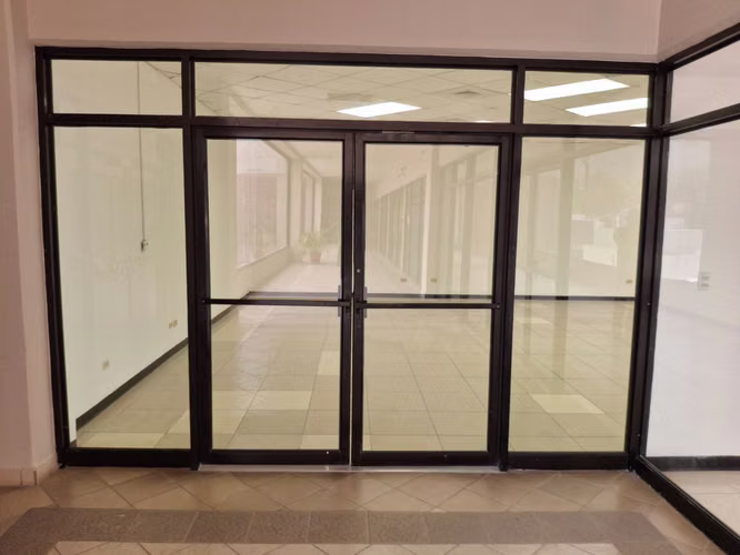 SE ALQUILA LOCAL PARA OFICINAS O COMERCIAL - Imagen 6