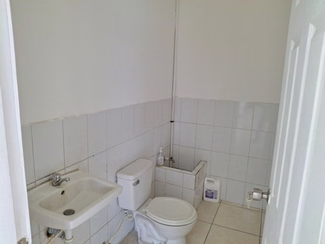 SE ALQUILA LOCAL COMERCIAL O PARA OFICINAS - Imagen 7